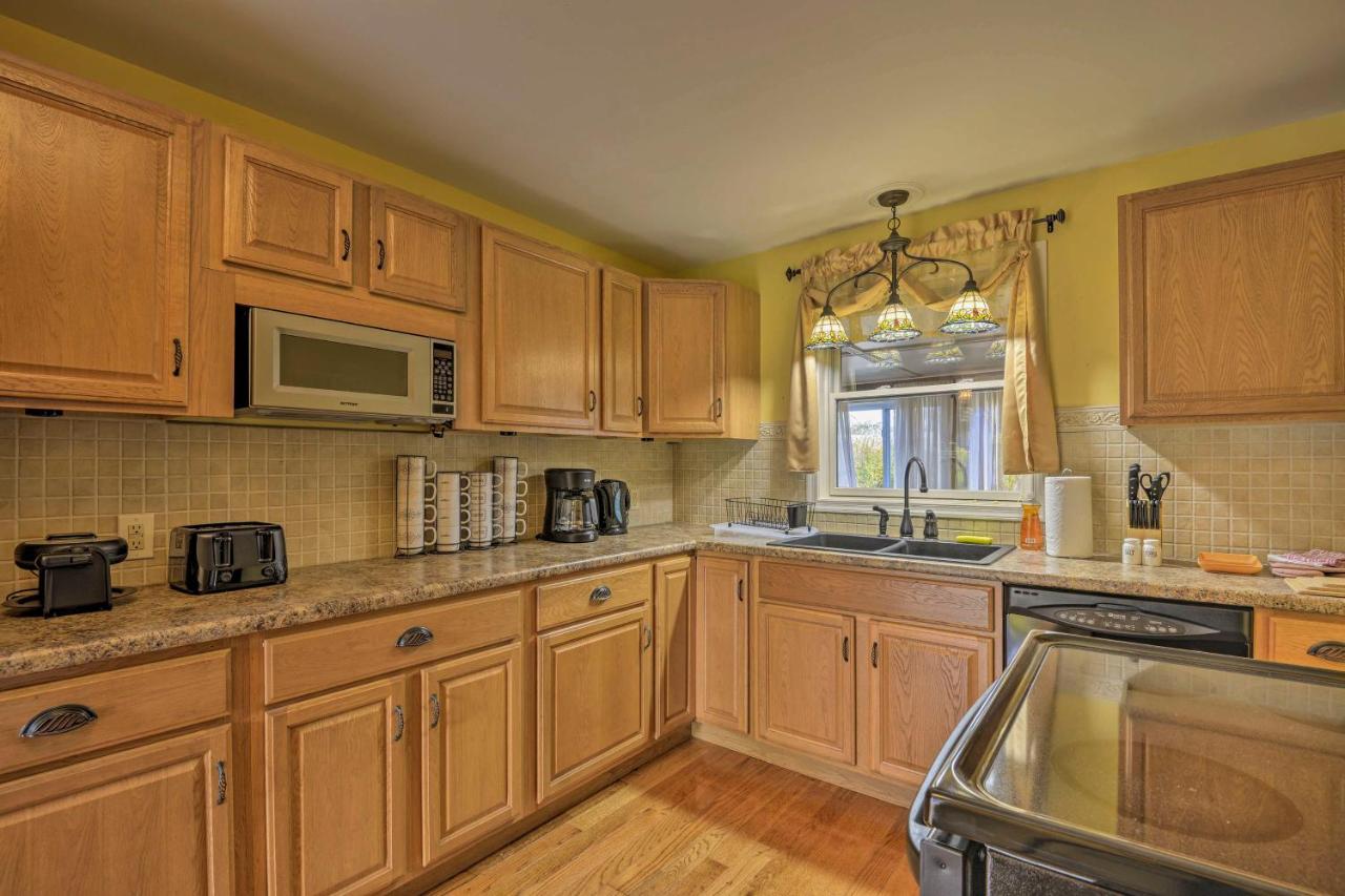 Spacious Home By Finger Lakes And Watkins Glen! Burdett Kültér fotó